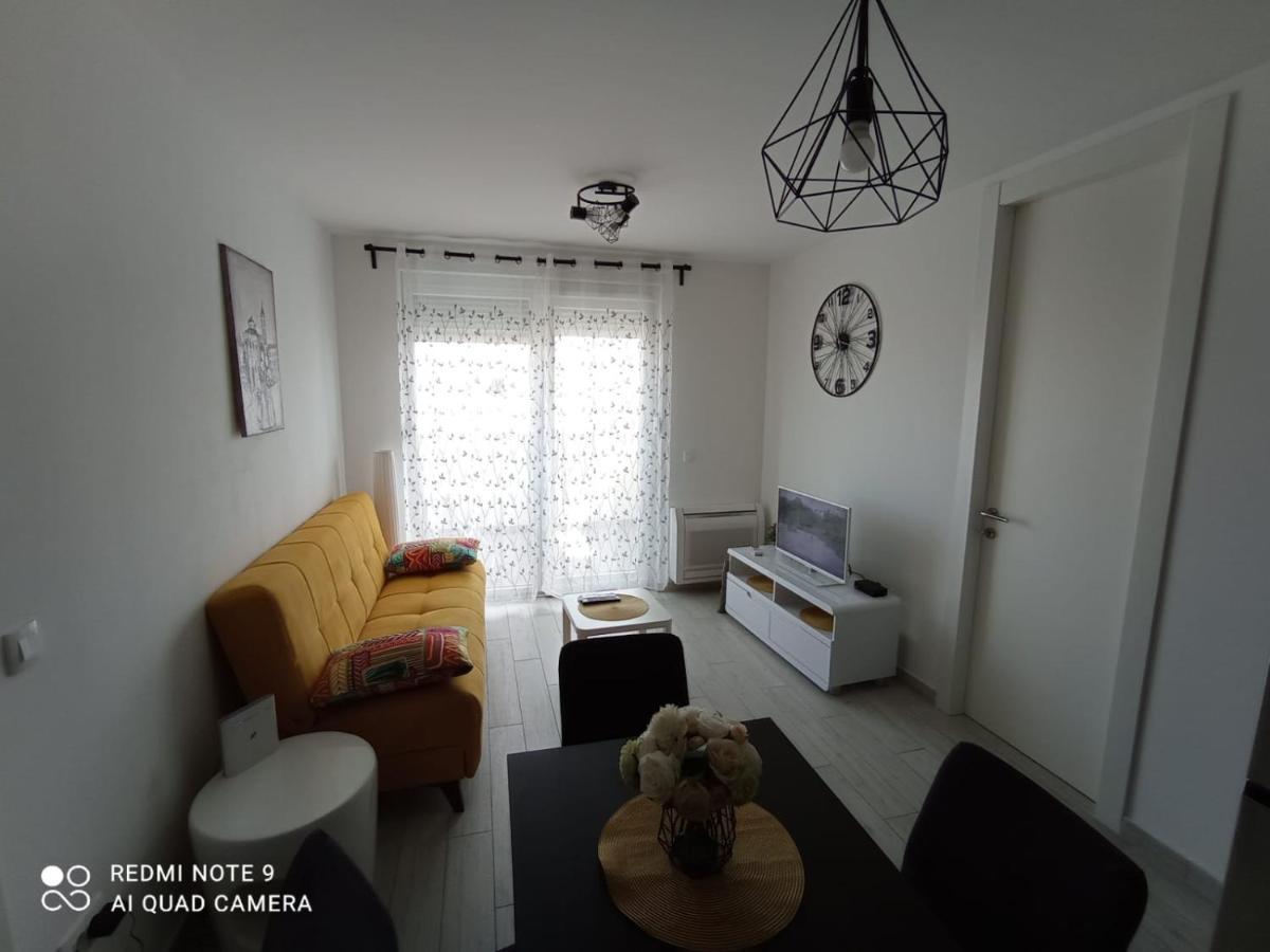 Apartman Ana Iadera With Balcony And Parking Zadar Exterior foto